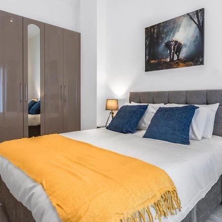 Lovely 1 Bedroom Apartment In Central Уокинг Екстериор снимка